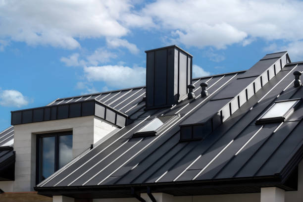 Best Roof Moss and Algae Removal  in Green Bay, WI